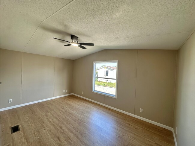 Building Photo - 4602 Durant Ave