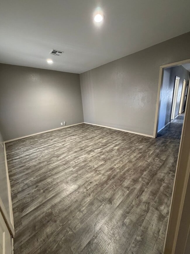 Building Photo - Ada OK Rental