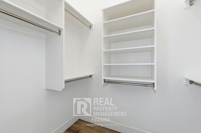 Building Photo - 2420 W Blue Sky Dr