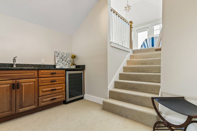 Building Photo - 681 Ocean Palm Way