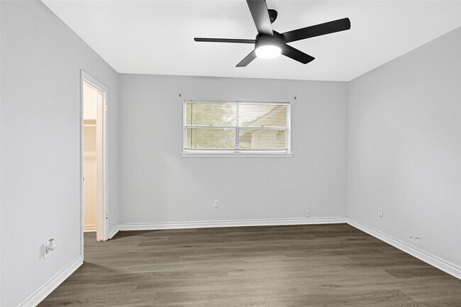 Building Photo - 1014 Robinson St