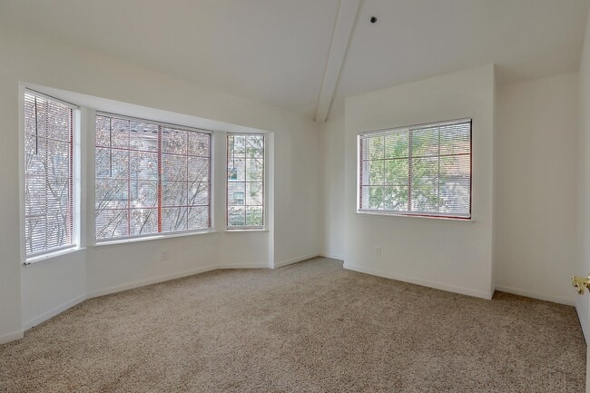 Building Photo - 10252 Danube Dr