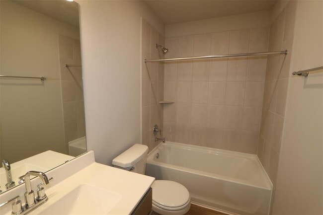 Building Photo - 1558 San Sebastien Dr