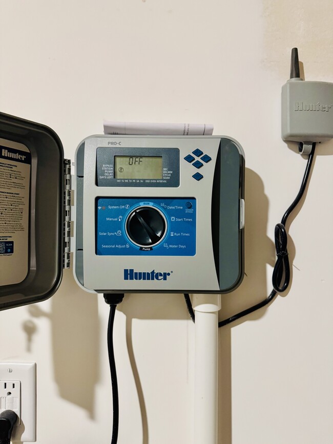 Building Photo - 1024 Kinness Dr