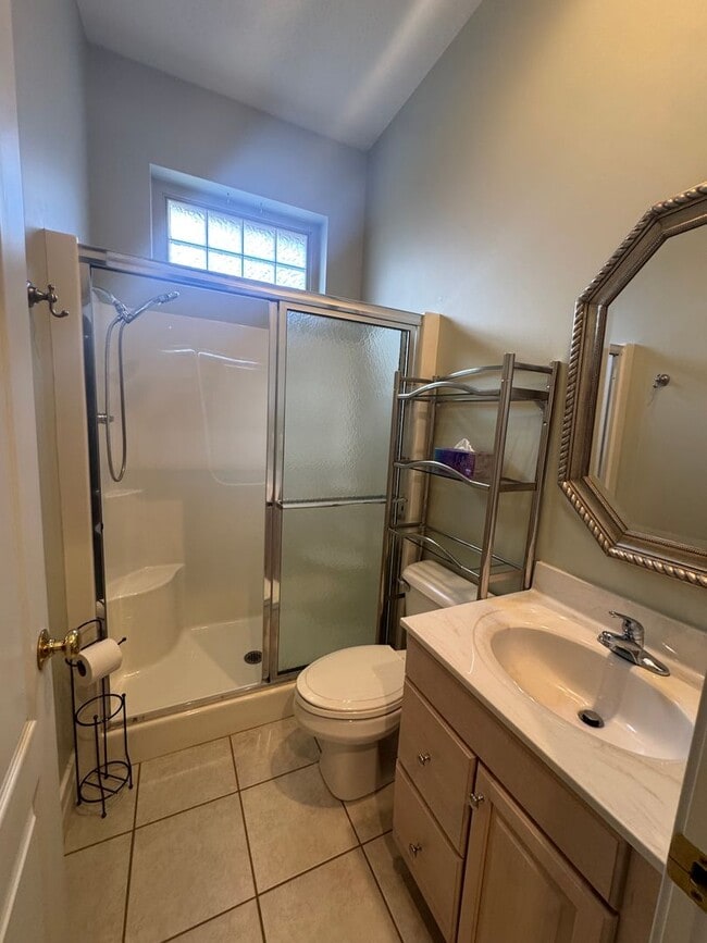 Building Photo - Stunning 3 BR 2 Bath Home!