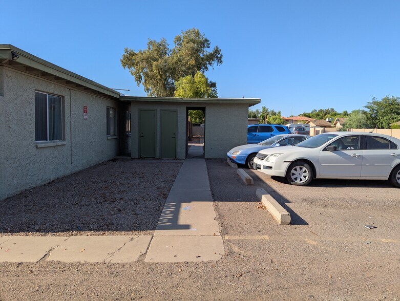 Building Photo - 1420 N Evergreen St