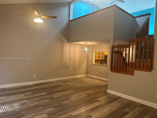 Building Photo - 458 SE 14th St