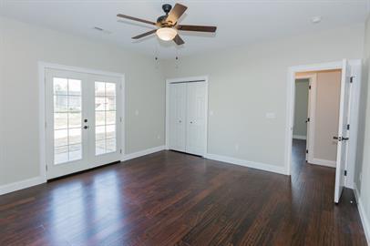 Building Photo - 23 Michigan Ln