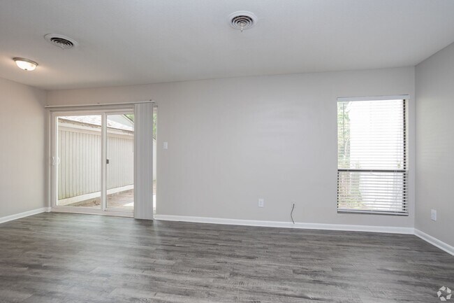 Building Photo - 25 Creekside Cir