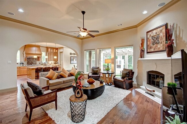 Building Photo - 7 Shearling Ct