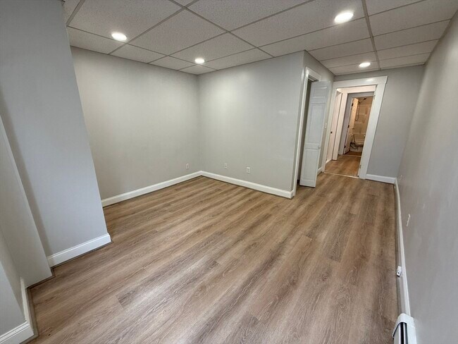 Building Photo - 63 Holten St
