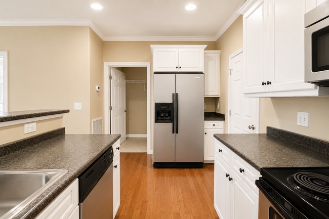 Building Photo - 899 Magnolia Ct