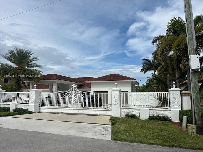Building Photo - 465 NW 119th Ave