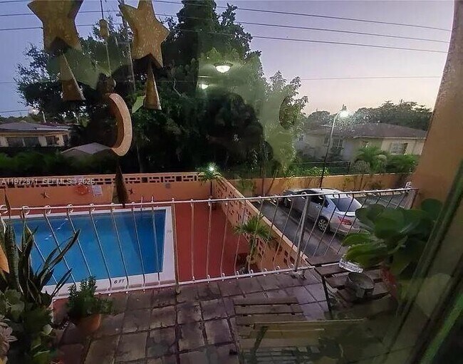 Building Photo - 6200 W Flagler St