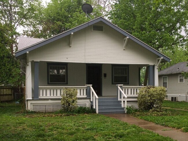 Building Photo - Charming 2 bedroom 1 bath