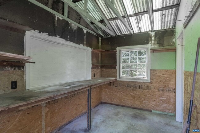 Building Photo - 2504 Plateau Rd