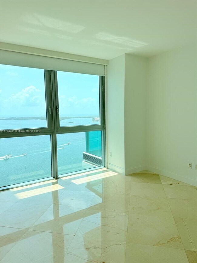 Building Photo - 1331 Brickell Bay Dr