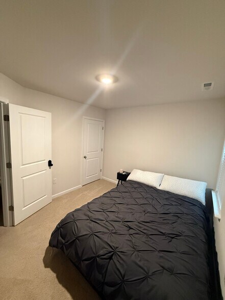 Building Photo - 8655 Brixton Shay Dr