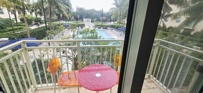 Building Photo - 610 Clematis St