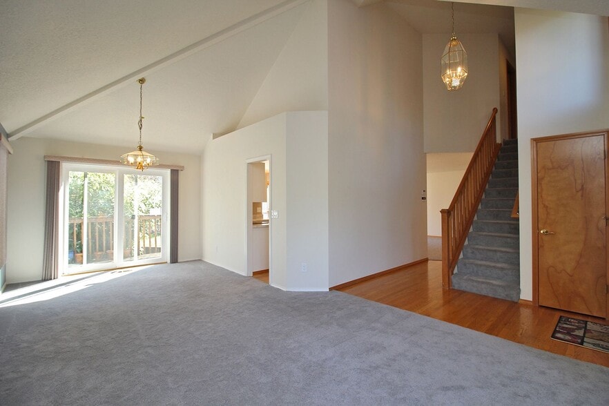 Building Photo - 9614 SW 54th Ave