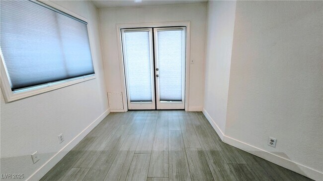 Building Photo - 7163 Mission Hills Dr