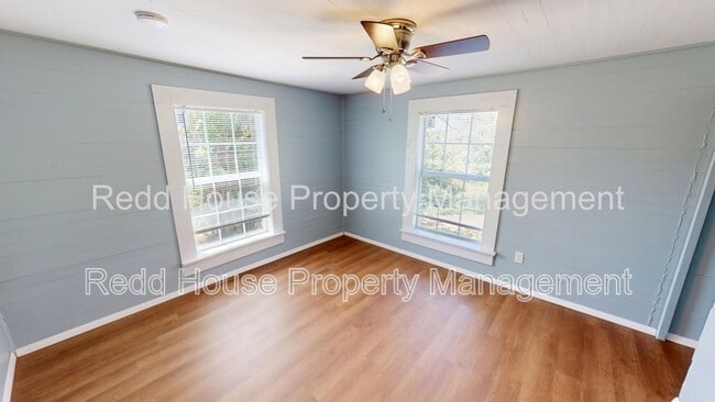 Building Photo - 103 Watkins St