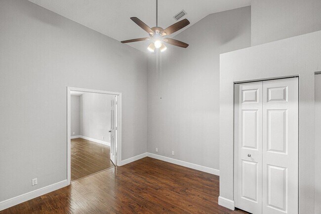 Building Photo - 8080 Briantea Dr