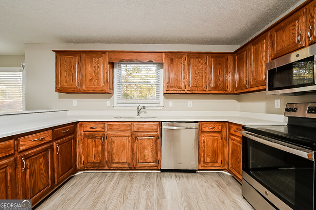 Building Photo - 310 Lakefront Dr