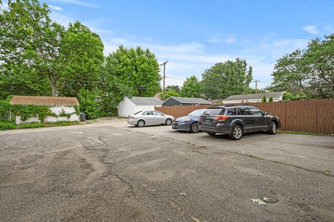 Building Photo - 3111 E 31st St