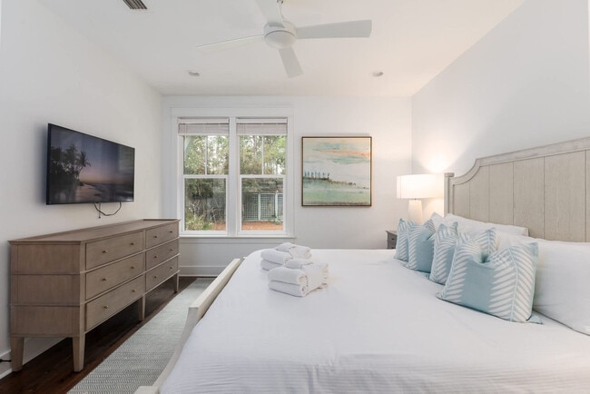 Building Photo - 80 East Royal Fern Way