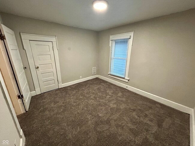 Building Photo - 1134 Lasalle St