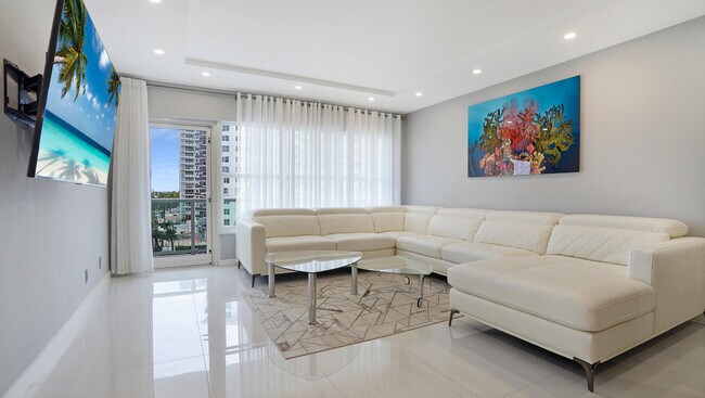 Building Photo - 3550 Galt Ocean Dr
