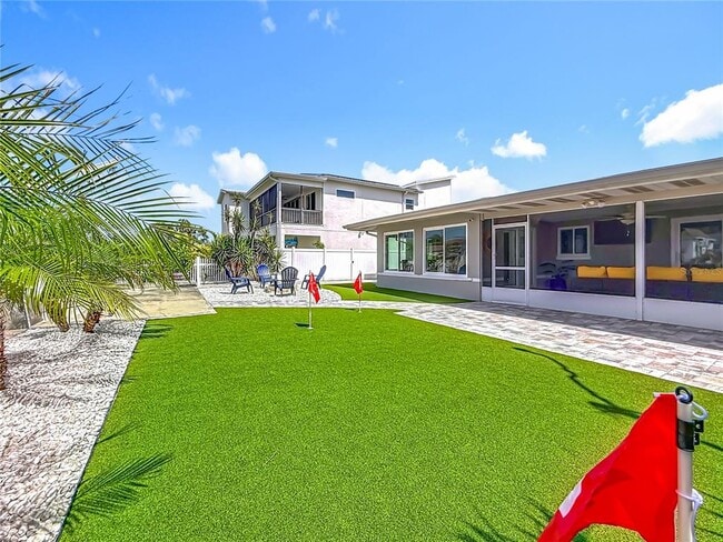 Building Photo - 572 Baywood Dr N