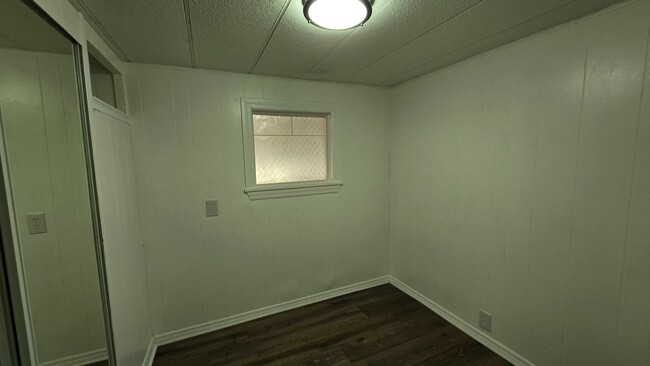 Building Photo - Updated 2BR / 1BA Single-Wide Home for Rent – Move-In Ready!