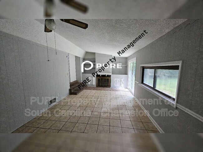 Building Photo - 364 Holly Ave