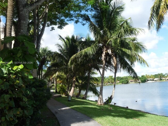 Building Photo - 14525 N Kendall Dr