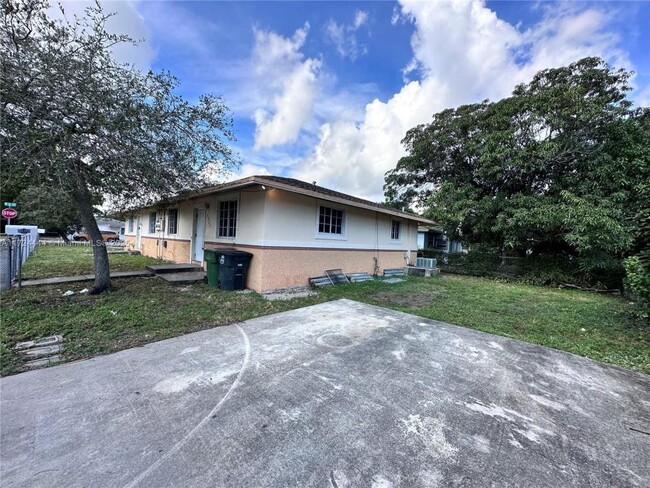 Building Photo - 2 bedroom in North Miami FL 33161