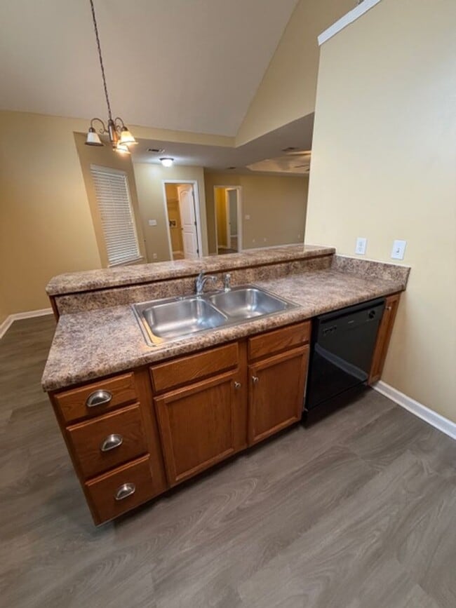 Building Photo - Charming 3 Bed, 2 Bath Home in Warner Robins!