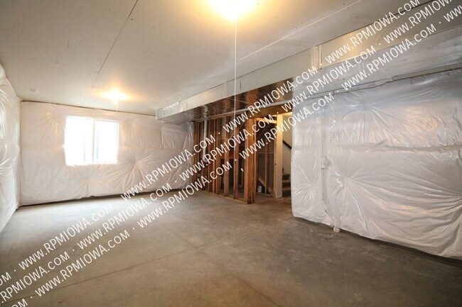 Building Photo - 4709 SW Logan St