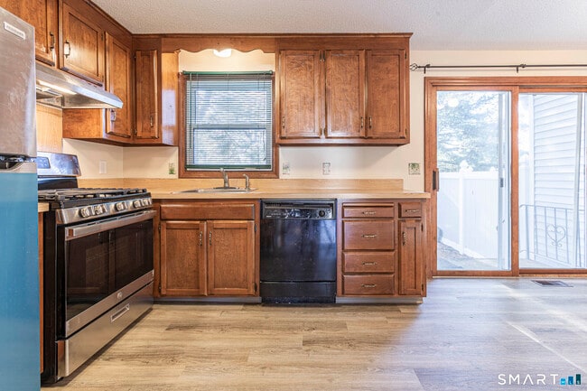 Building Photo - 11 St Marc Cir