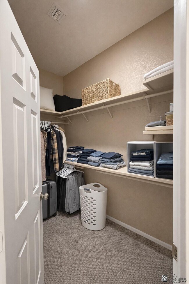 Building Photo - 10745 E 38th Ln