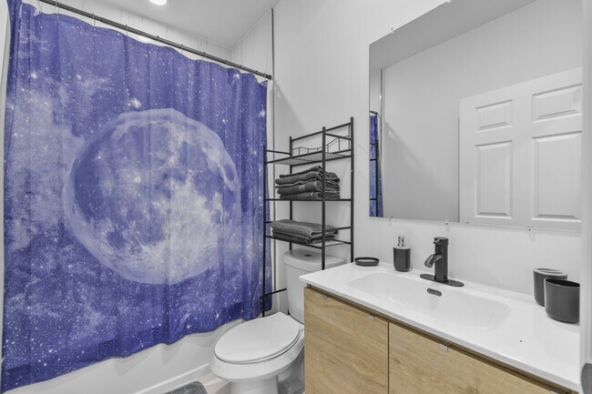 Building Photo - 622 Windermere Dr