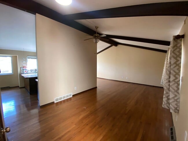 Building Photo - 1632 S Macon St