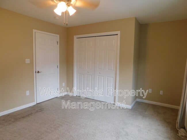 Building Photo - 198 Blackbird Village Cir