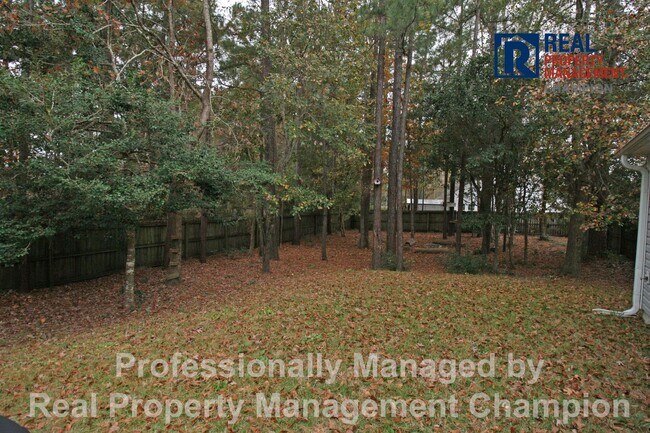 Building Photo - 3 BD/2 BA Home w/Split Bedrooms, Bonus Room, Fenced Yard & Attached Garage