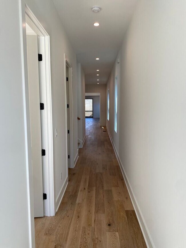 Building Photo - Beautiful New House in West Nashville - Hi...