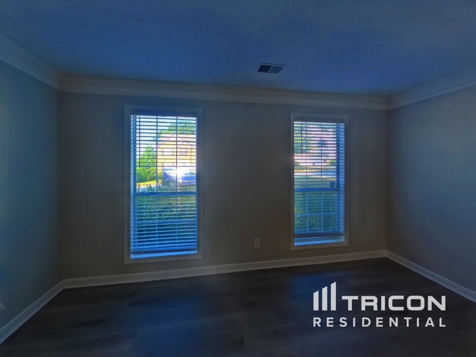 Building Photo - 2556 Tolliver Dr
