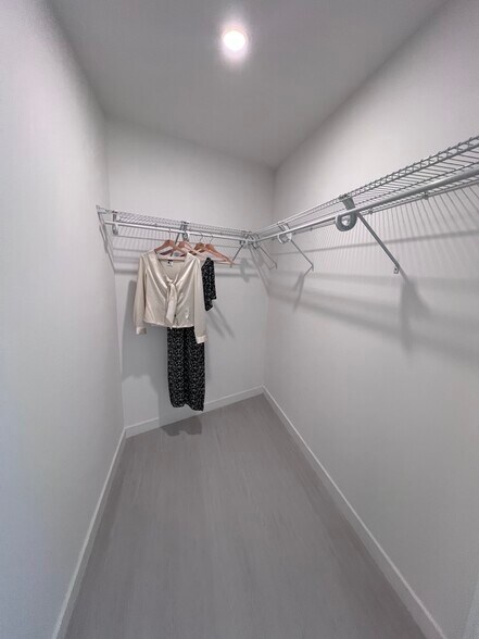 Building Photo - 20510 NW 21st Ave