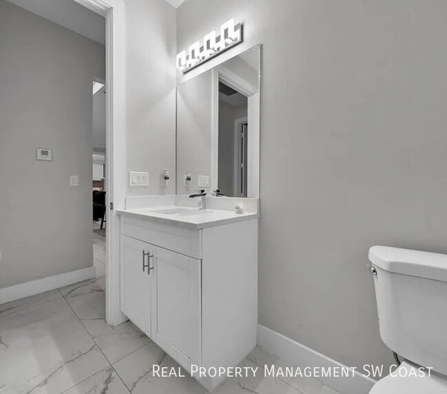 Building Photo - 4267 4th Ave SE