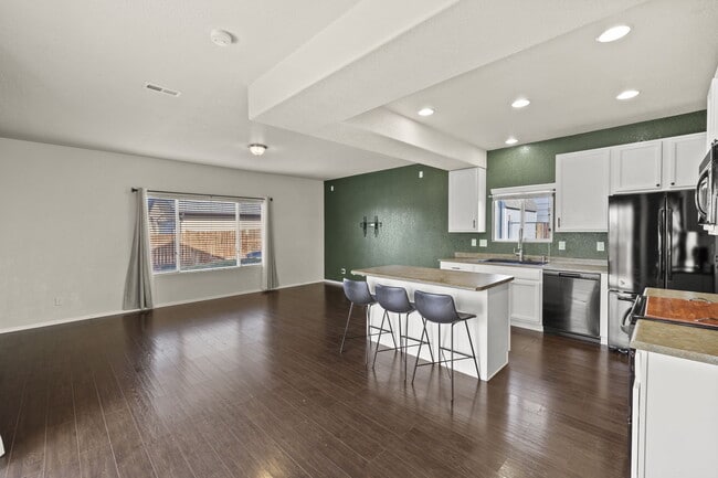 Building Photo - 2217 Inspiration Ln